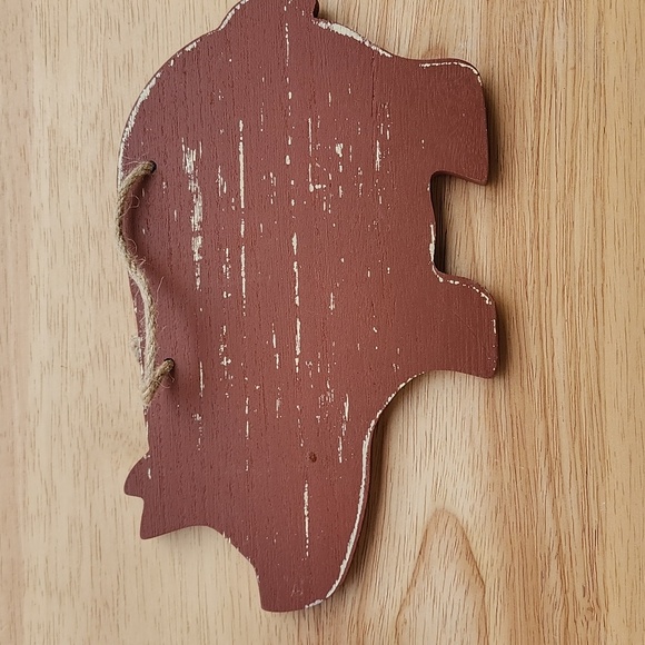 2 -- WOODEN CARVED 🐖 PIGS WALL HANGING. - Picture 6 of 7